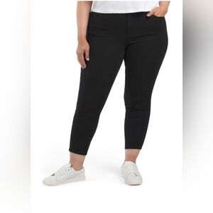 NWT Westbound high rise skinny crop jeans.